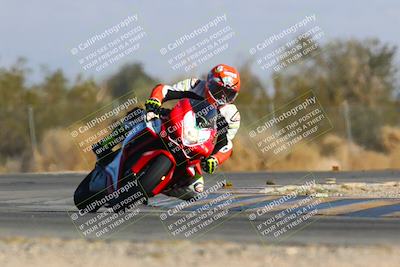 media/Jan-14-2024-SoCal Trackdays (Sun) [[2e55ec21a6]]/Turn 2 (1025am)/